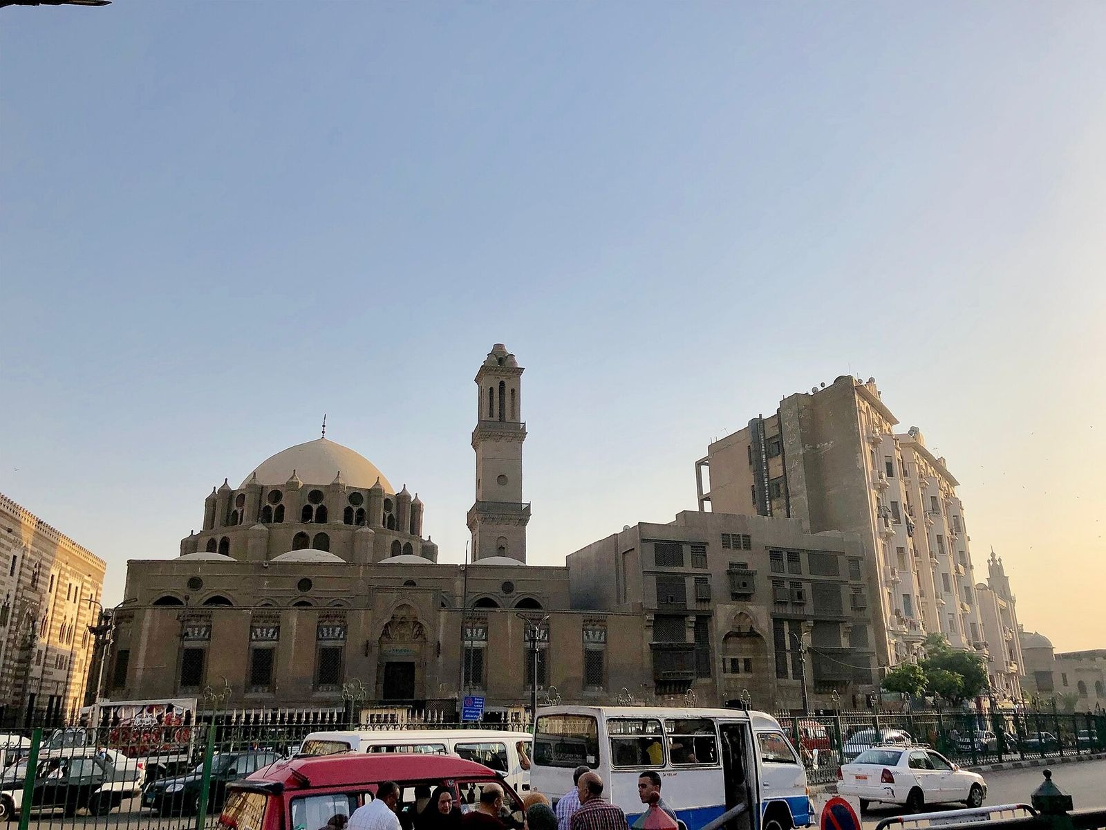 La mosquée Al-Azhar du Caire, fondée par le califat fatimide en 970